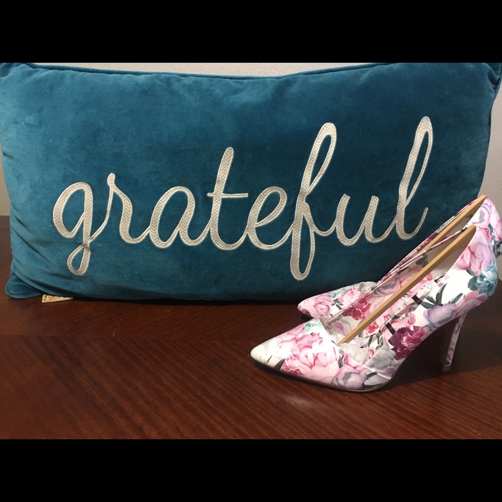 Floral size 7.5 high heel